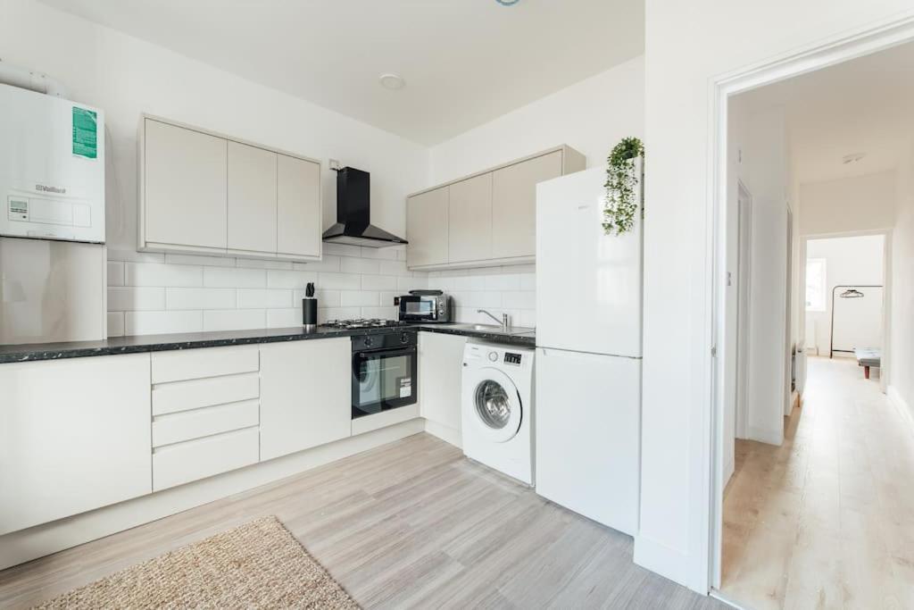 Stylish 2 Bedroom Flat In Ilford, London Kültér fotó